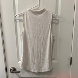 Kit & Ace Elegant White Sleeveless Office to Outings Tank Top in Medium